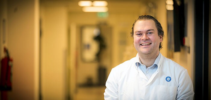 Onderzoek naar radioactieve bolletjes in strijd tegen zeldzame tumor.