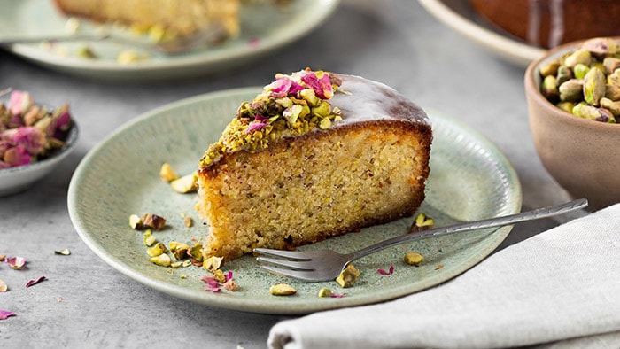 Griesmeelcake met pistachenoten