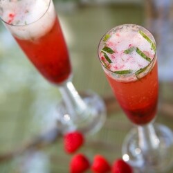 Champagnecocktail met vanilleroomijs