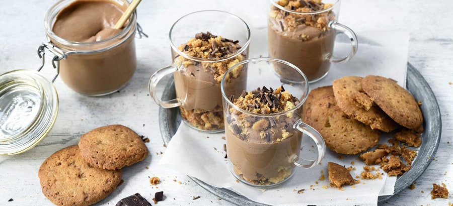 Koffie chocolade mousse met Amsterdamse koggetjes