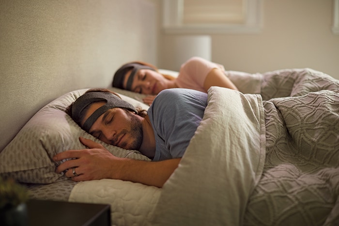 PowerSleep Couple In Bed Sleeping (opent in een nieuw tabblad)