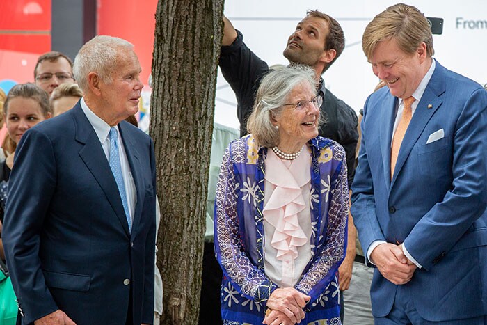 Onthulling monument Jan Zwartendijk (opent in een nieuw tabblad)