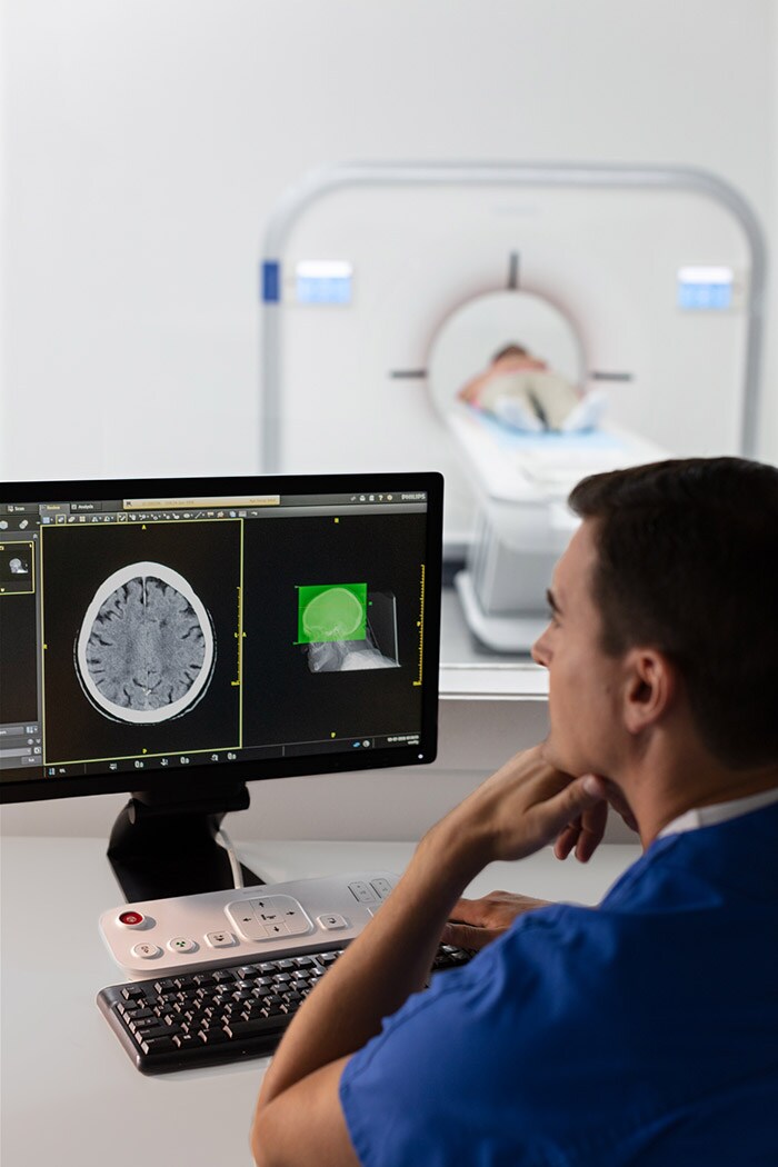 Download image (.jpg) Philips Incisive CT in use with patient (opent in een nieuw tabblad)