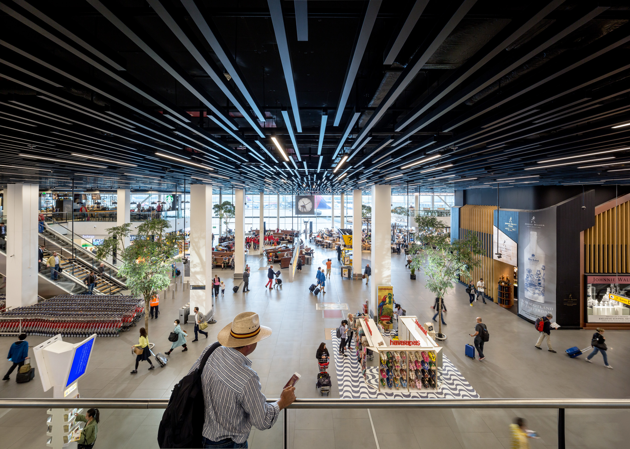 Schiphol Lounge 2: \'Er gaan niet één, maar zeven werelden voor u ... Schiphol Lounge 2: \'Er gaan niet één, maar zeven werelden voor u ...