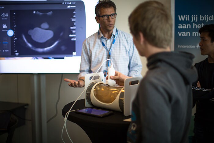 Leerlingen in Philips Cocreate workshop