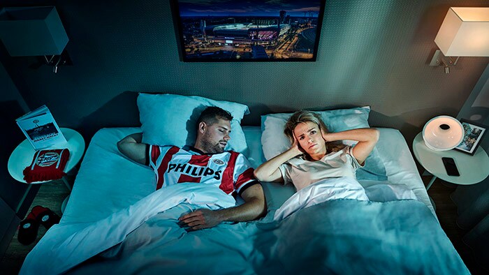 Kampioen snurken slaapt in het Philips Stadion