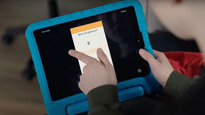 KLIK Pijnmonitor app helpt kinderen met kanker en ouders met communiceren over pijn
