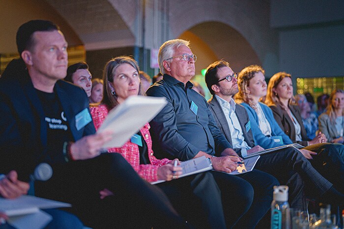 PHIA jury halve finale