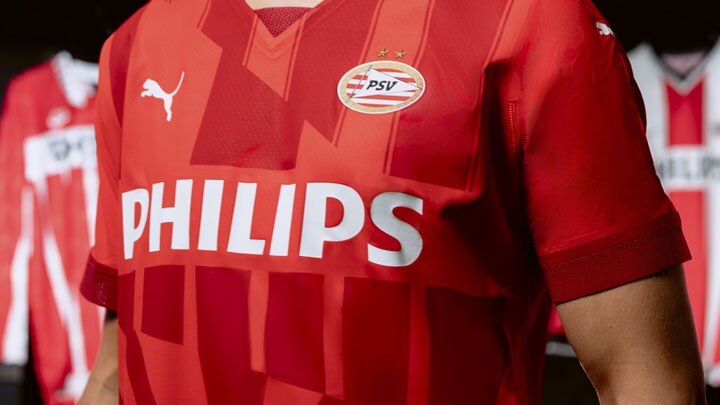 Philips en PSV vieren wereldrecord met PHILIPS op de borst