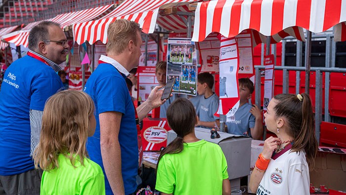 Engineers van de toekomst tonen creatieve oplossingen tijdens de Brainport Scholenchallenge in het Philips Stadion