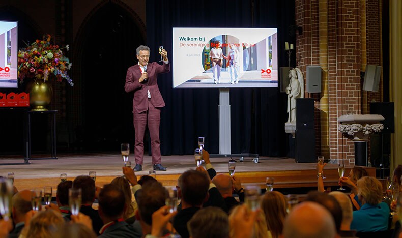 Burgemeester Jeroen Dijsselbloem heette als voorzitter iedereen welkom