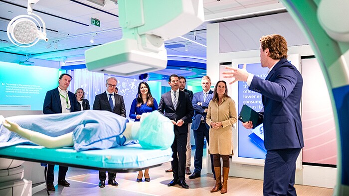 Minister Beljaarts bezoekt Philips Campus in Best