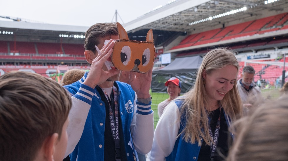 transforms the doctor into PSV mascot Phoxy