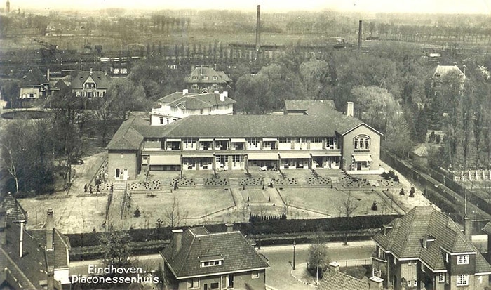 Prentbriefkaart Diaconessenhuis Parklaan, jaren ‘40.