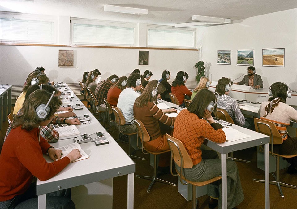 Audiotoepassing practicaonderwijs hoofdtelefoons 1975