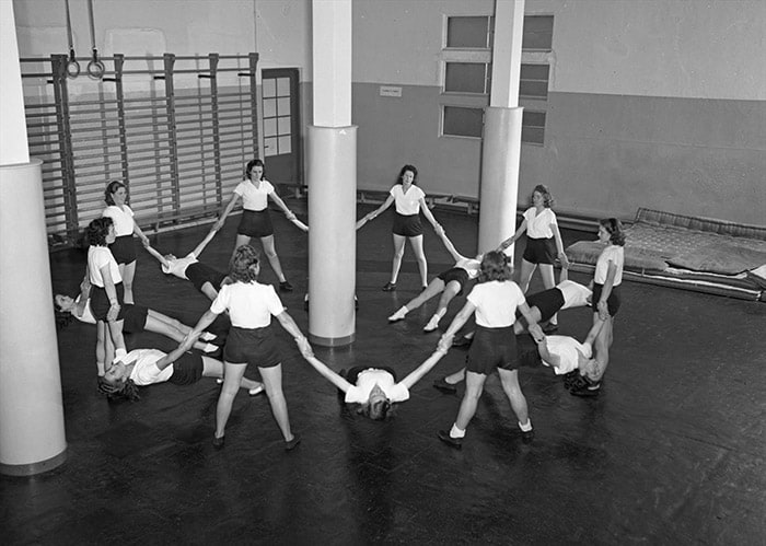 Philips sportverenigingen, bedrijfssport, gymnastiek, Veemgebouw, 1948 © Philips
