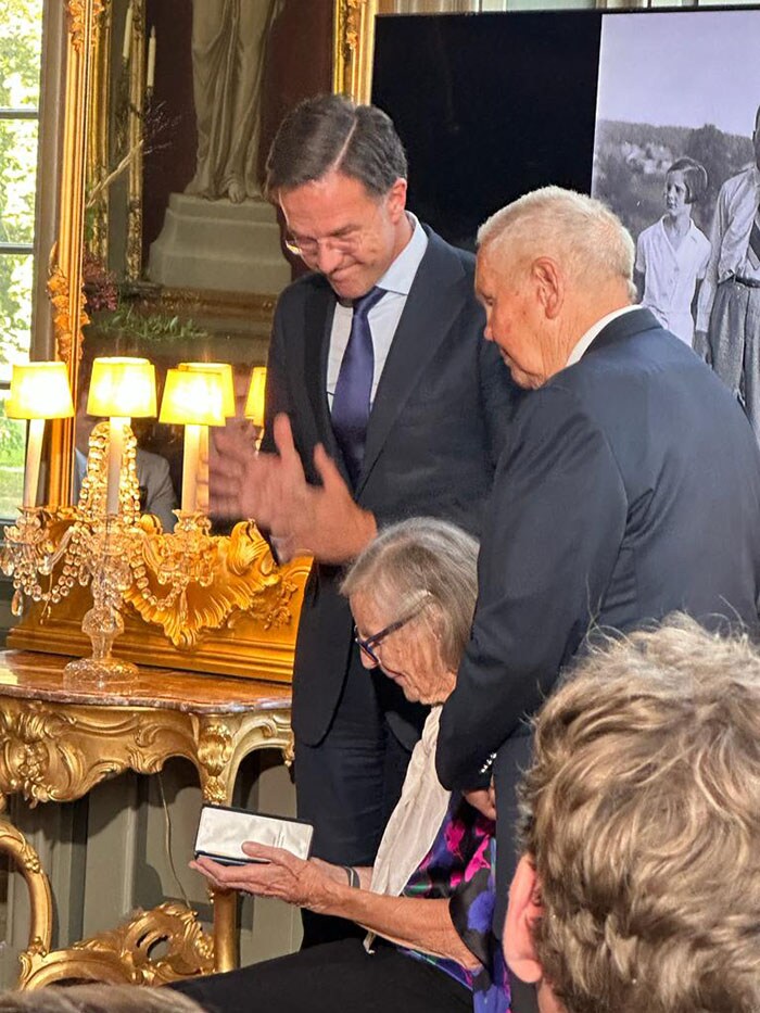 Erepenning voor verzetsheld Jan Zwartendijk